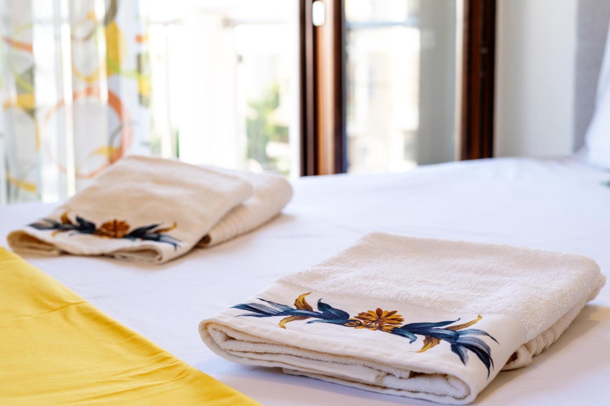 Luxury And Sunny Apartment 250 Mts From The Beach!! Peraía エクステリア 写真